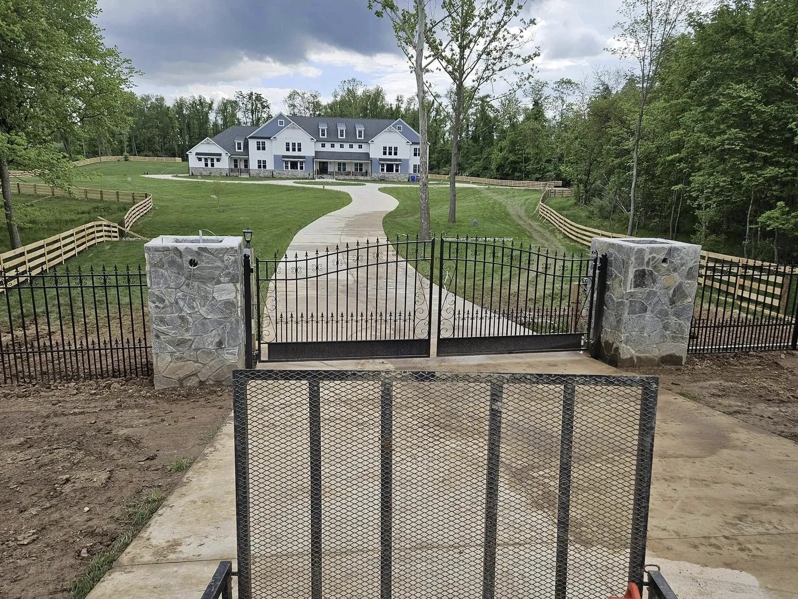 custom-gate-installation-and-custom-gates-see-craftsmanship
