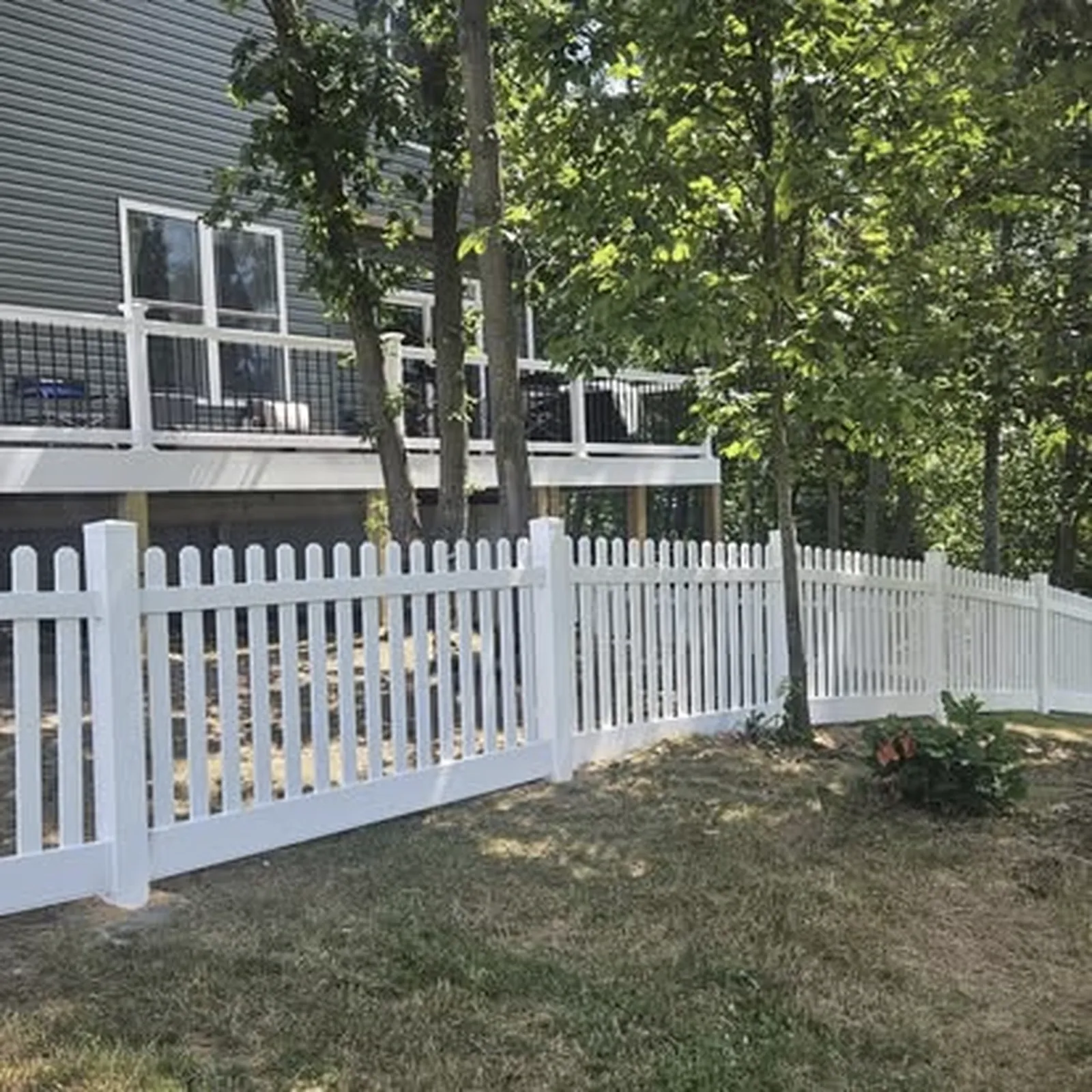 top-fence-installation-experience-in-winchester-white-picket-fence