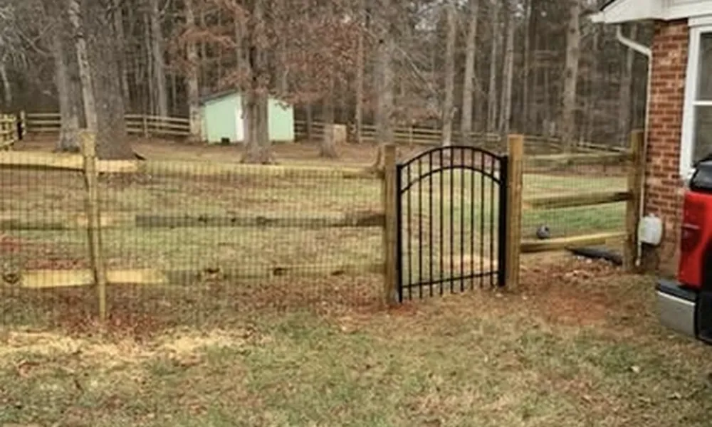 aluminum-fence-installation-in-winchester-backyard-gate-and-fence